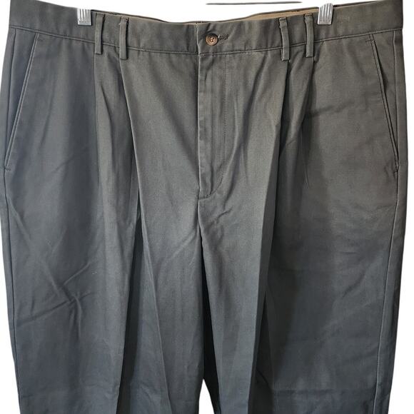Dockers Khakis Men's Gray Pleated Front Cuffed Hem Pants W42 L 32 - Picture 4 of 7